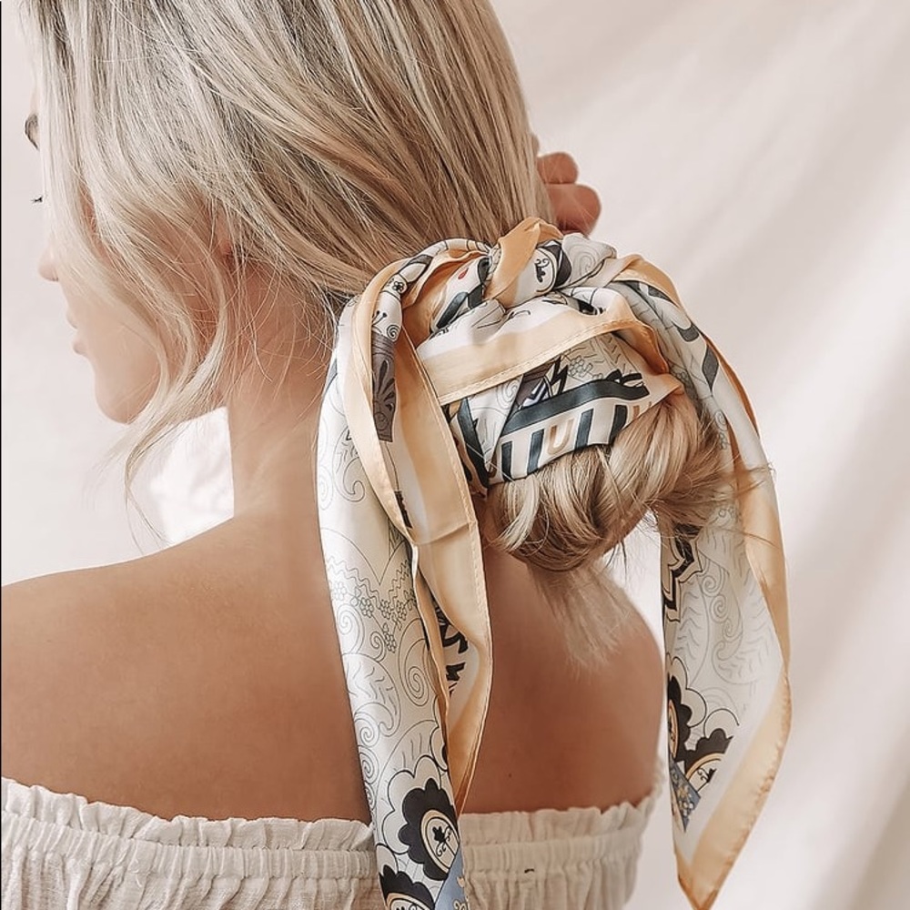 NWT☀️Sunny Day Satin Scarf final price 💕 - Picture 5 of 5